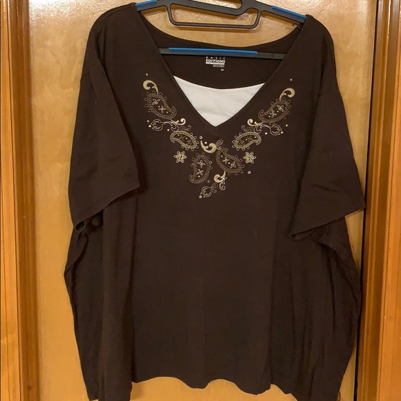 Basic Editions Tops - Chocolate brown short sleeve top